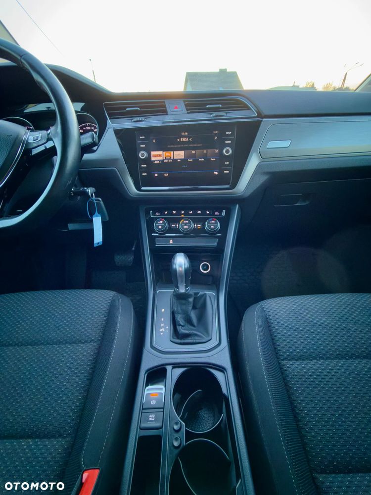 Volkswagen Touran 2.0 TDI SCR DSG Comfortline - 27