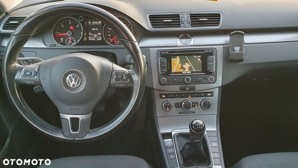 Volkswagen Passat 2.0 TDI BlueMotion Technology Comfortline - 10