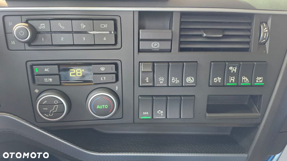 Volvo ///FH///500///2023/// GLOBETROTTER///XXL///HYDRAULIKA/// KLIMATYZACJA POSTOJOWA///ALUMINIOWE FELGI///ZABUDOWY MIĘDZYOSIOWE///FULL LED///VIRTUAL COCPIT///TV///WAGA/// STAN BARDZO DOBRY - 35