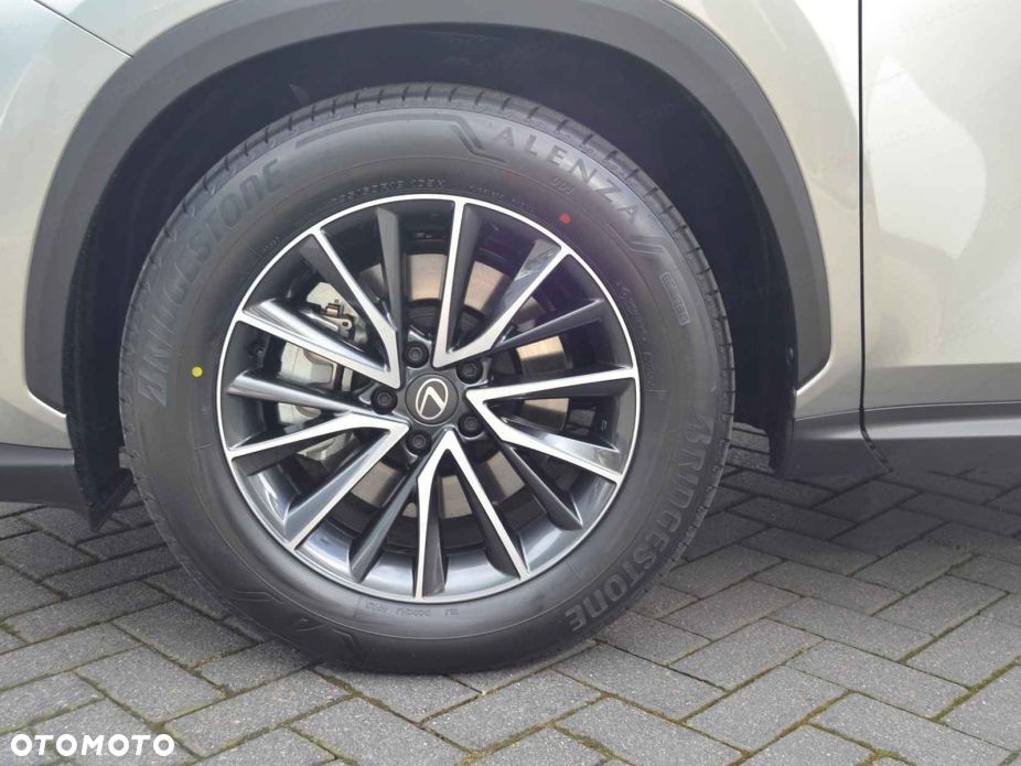 Lexus NX 350h Elegance 2WD - 16