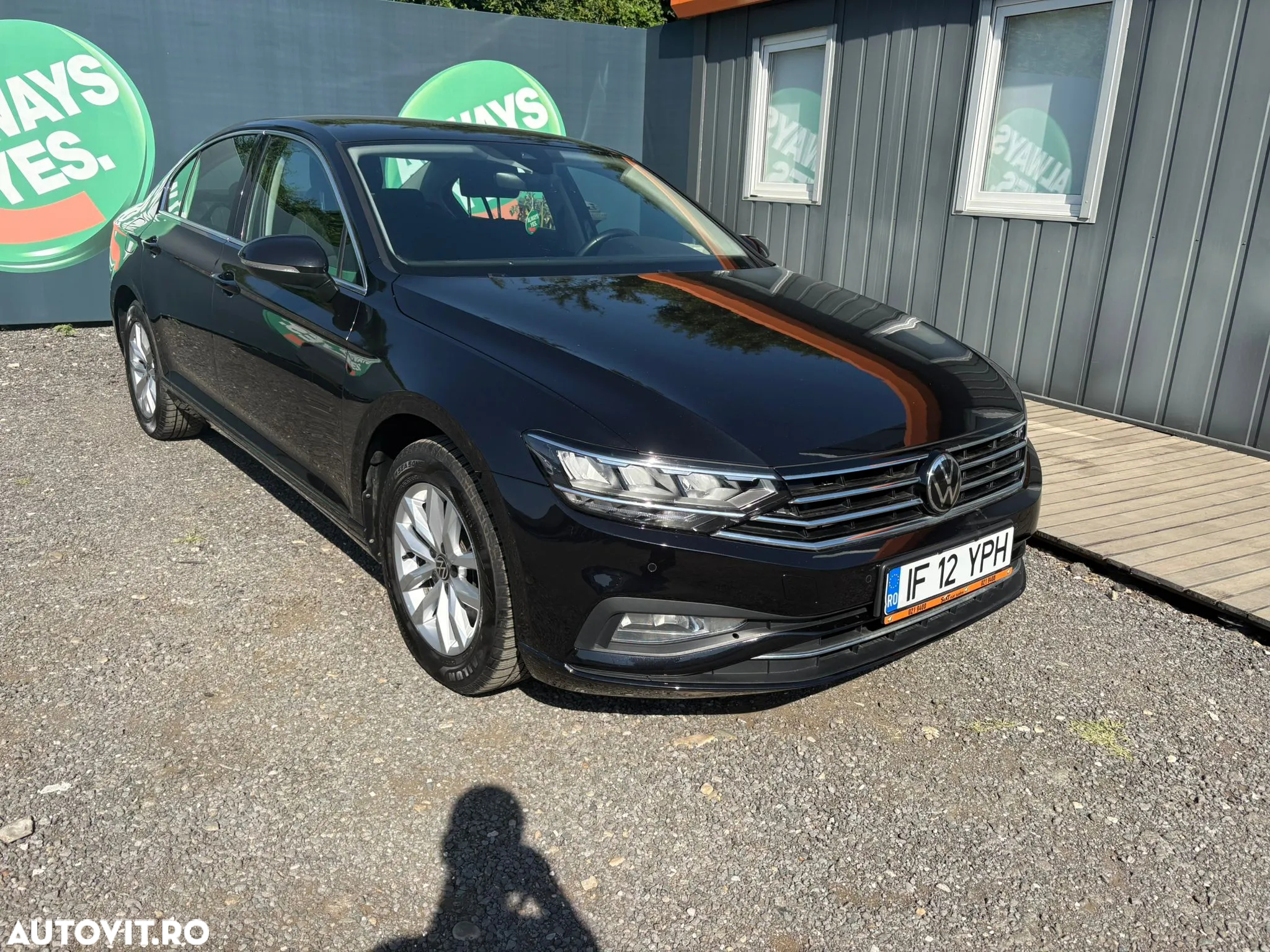 Volkswagen Passat - 2