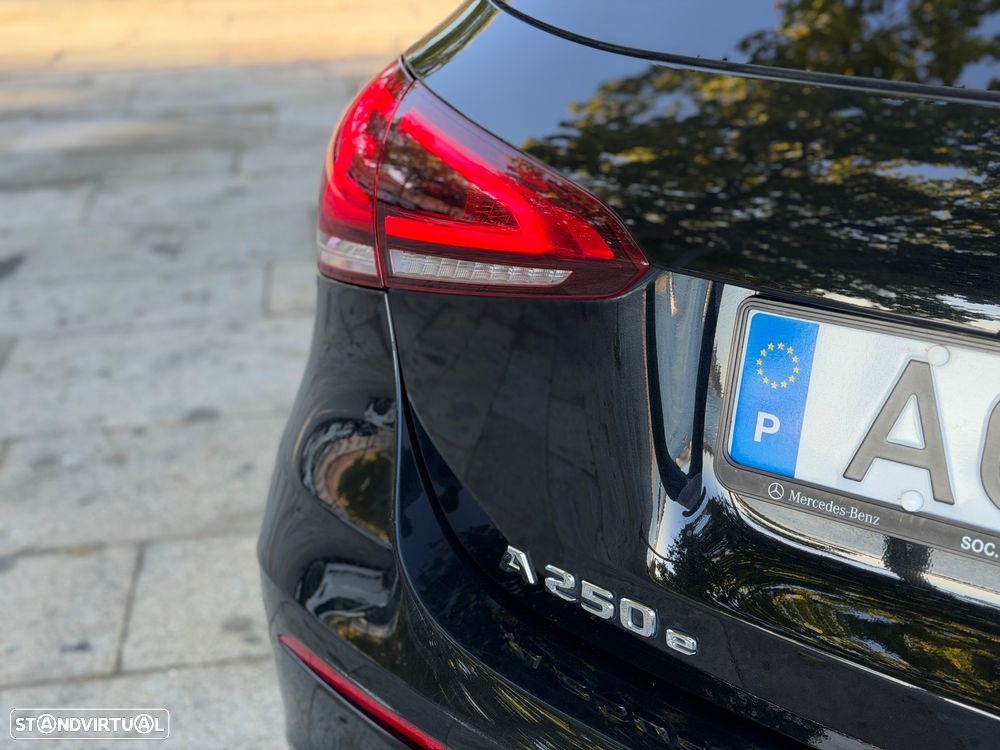 Mercedes-Benz A 250 e AMG Line — fotografia 40
