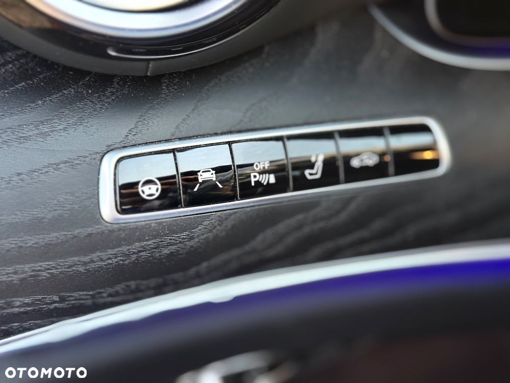 Mercedes-Benz Klasa E AMG 53 4Matic+ AMG Speedshift TCT-9G - 23