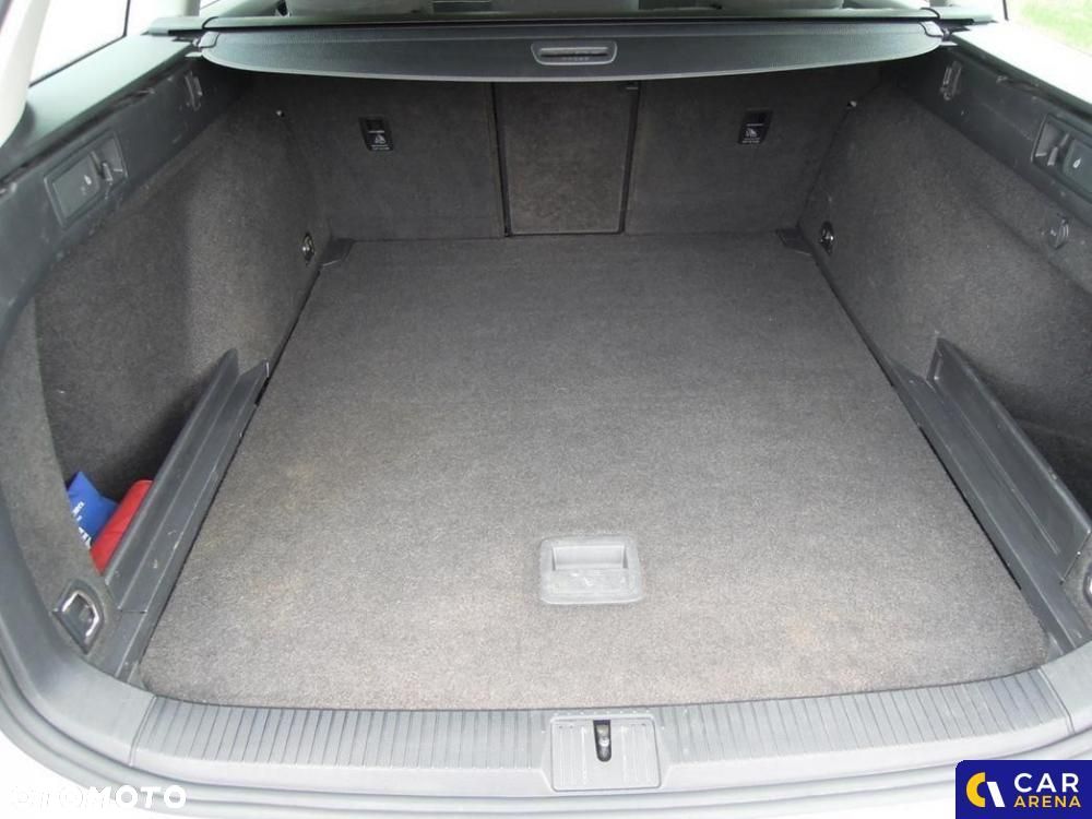 Volkswagen Passat - 22