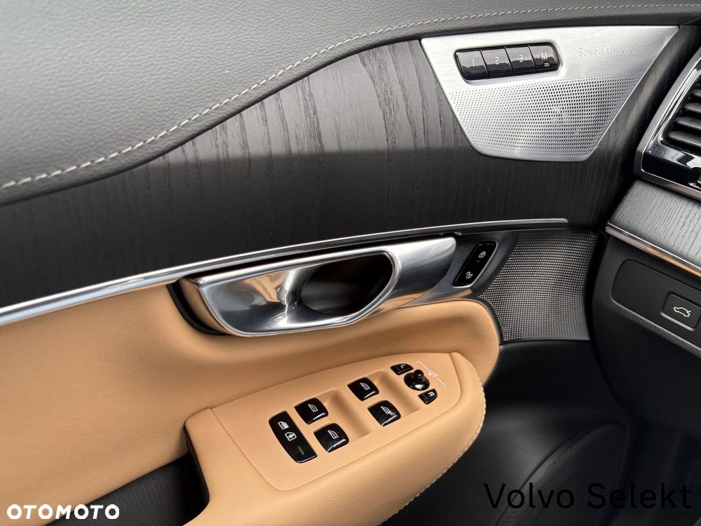 Volvo XC 90 - 22