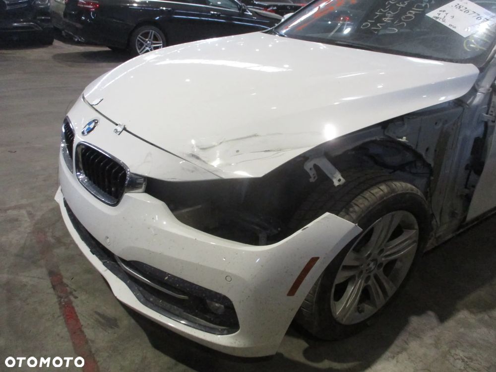 BMW Seria 3 330i Luxury Line sport - 21