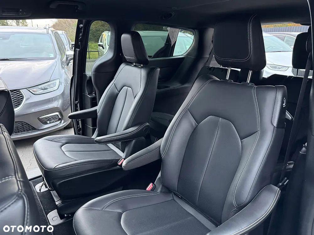 Chrysler Pacifica - 18