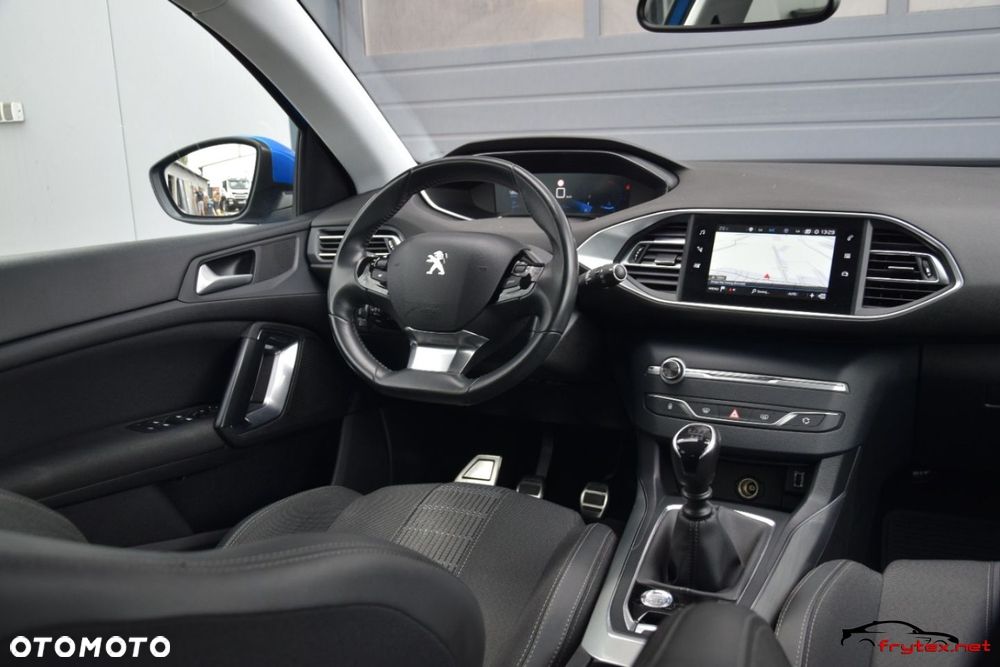 Peugeot 308 - 25