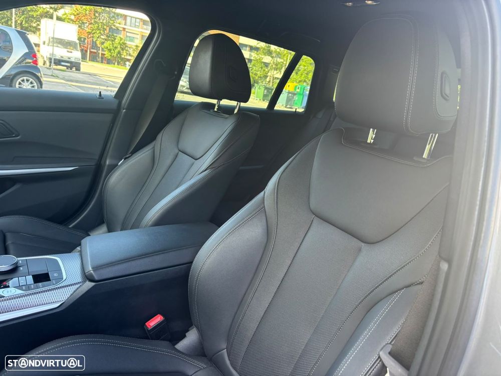 BMW 320 e Pack Desportivo M Auto - 28