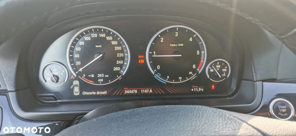 BMW Seria 5 525d - 12