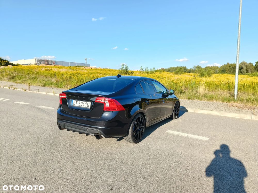 Volvo S60 T6 AWD R-Design - 6