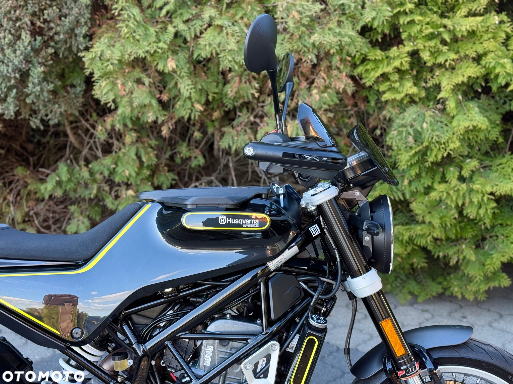 Husqvarna Svartpilen - 12