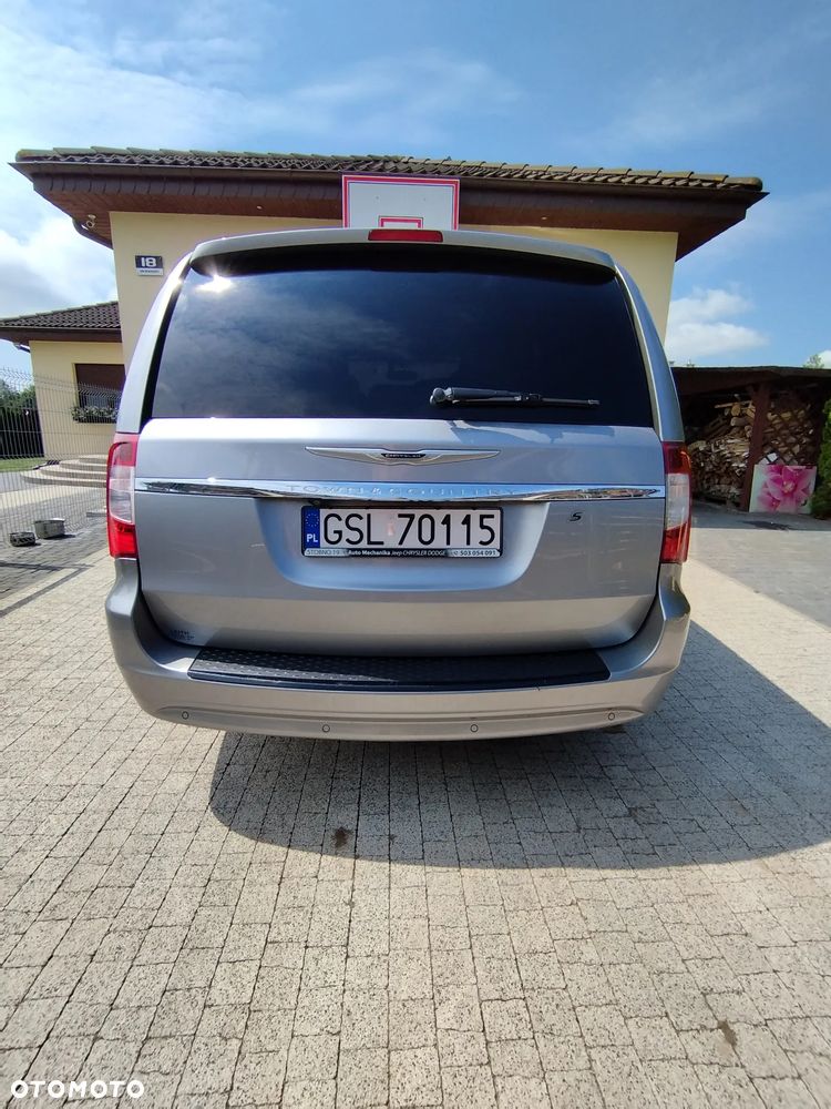 Chrysler Town & Country - 9