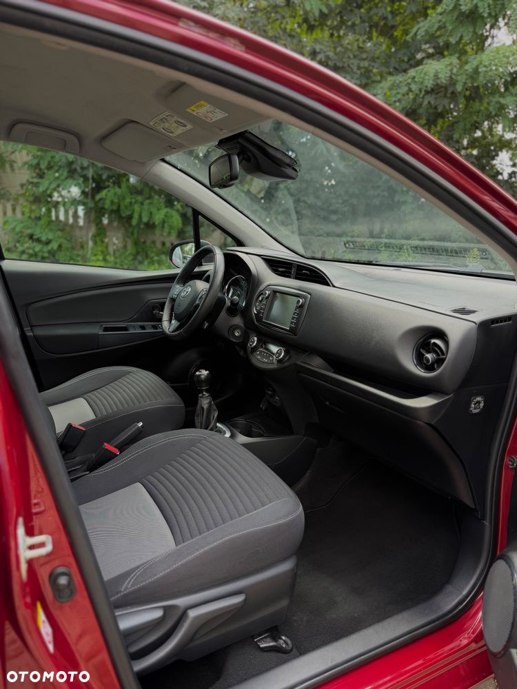 Toyota Yaris 1.5 Dynamic - 35