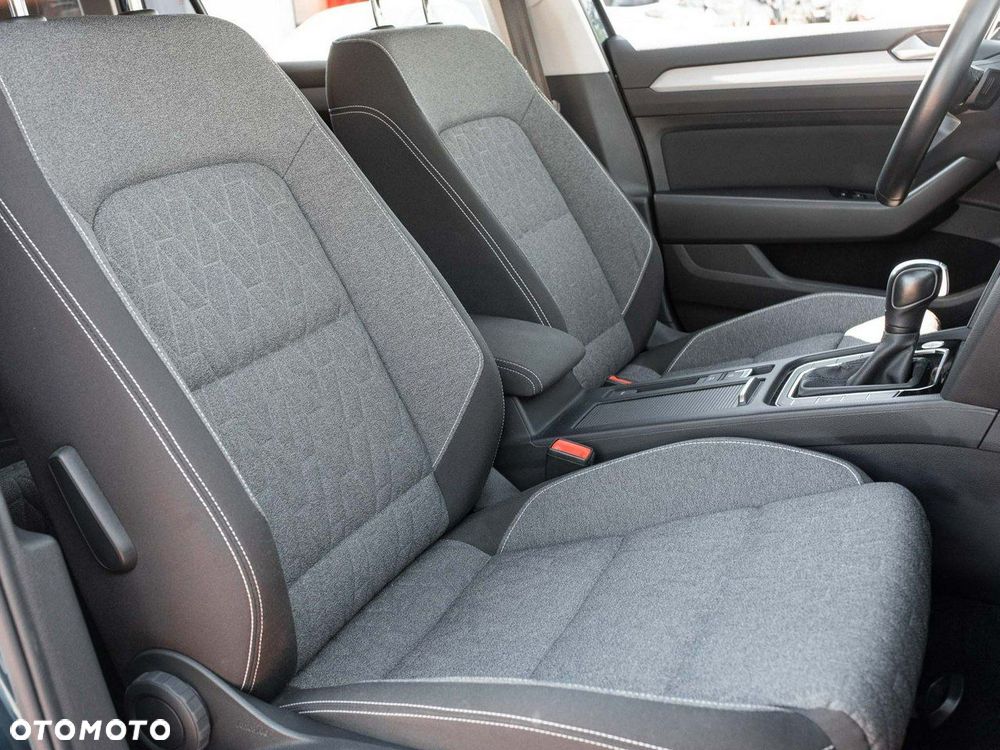 Volkswagen Passat - 28