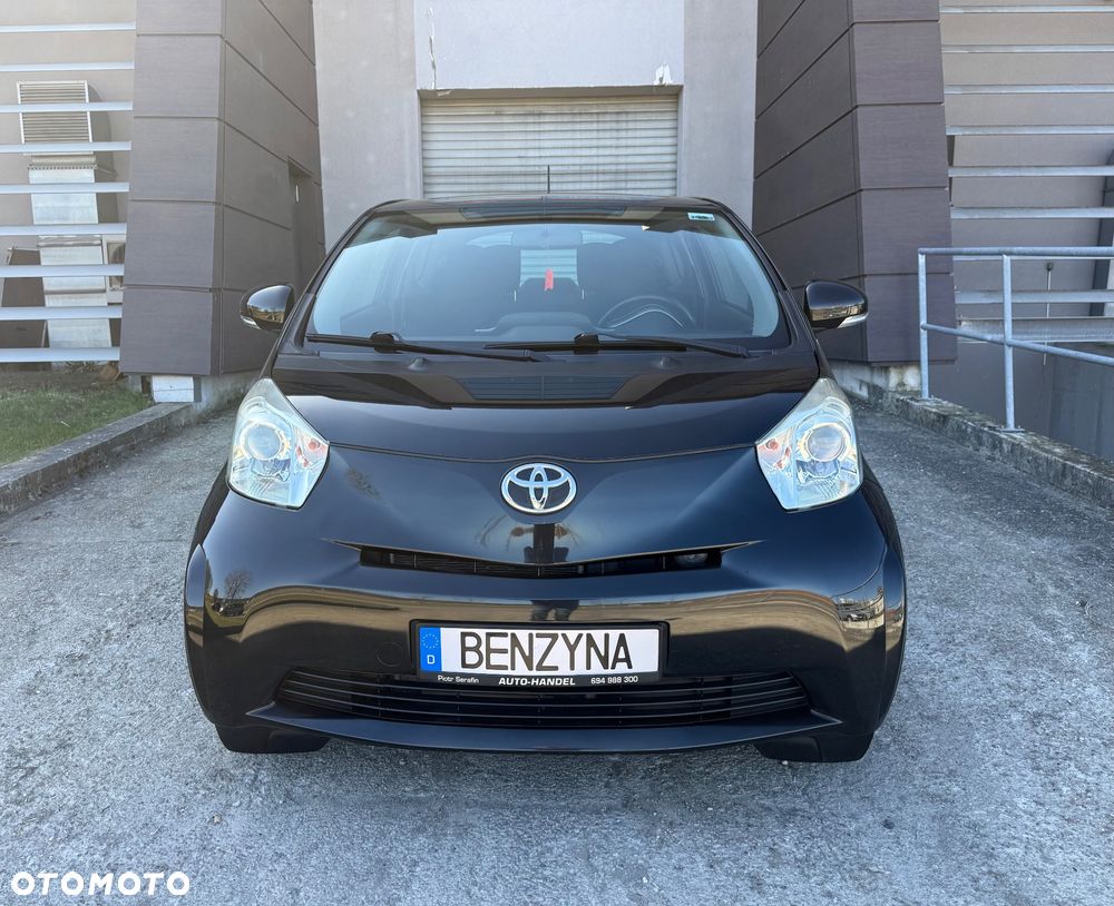 Toyota iQ - 4