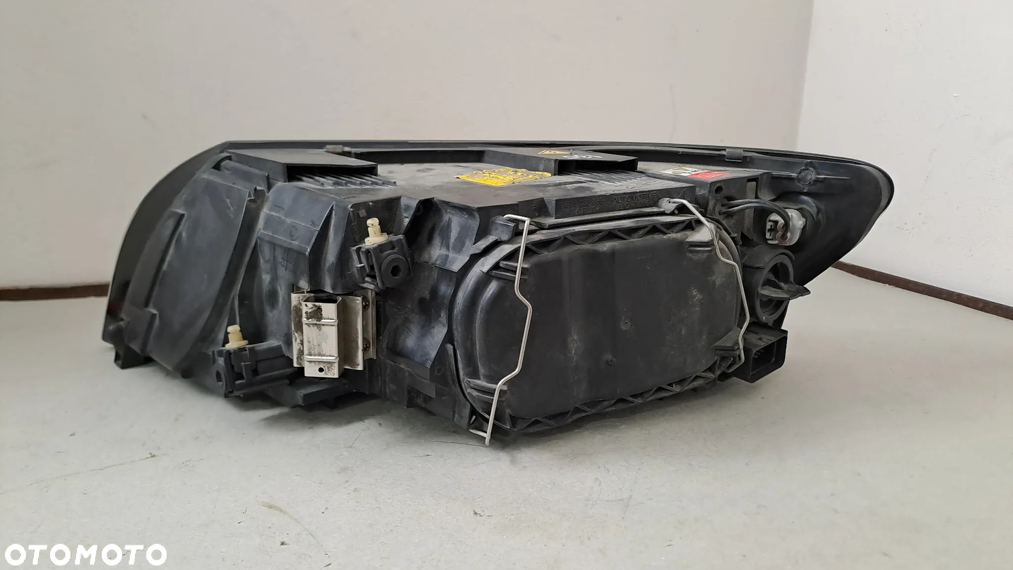 VOLVO S40 V50 04-07 LAMPA PRAWA PRZÓD XENON 30698890 EU - 10