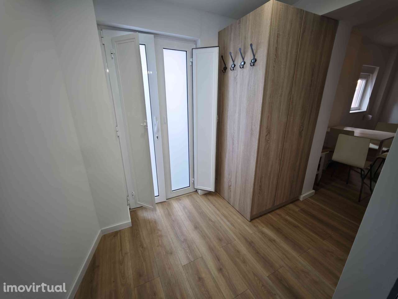 Charmoso T1 no centro de Carcavelos pronto a habitar - Grande imagem: 2/9