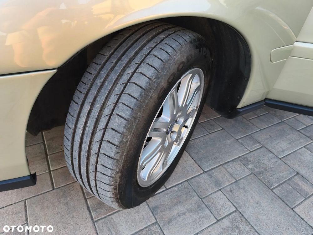Volvo S60 2.4D Kinetic - 35