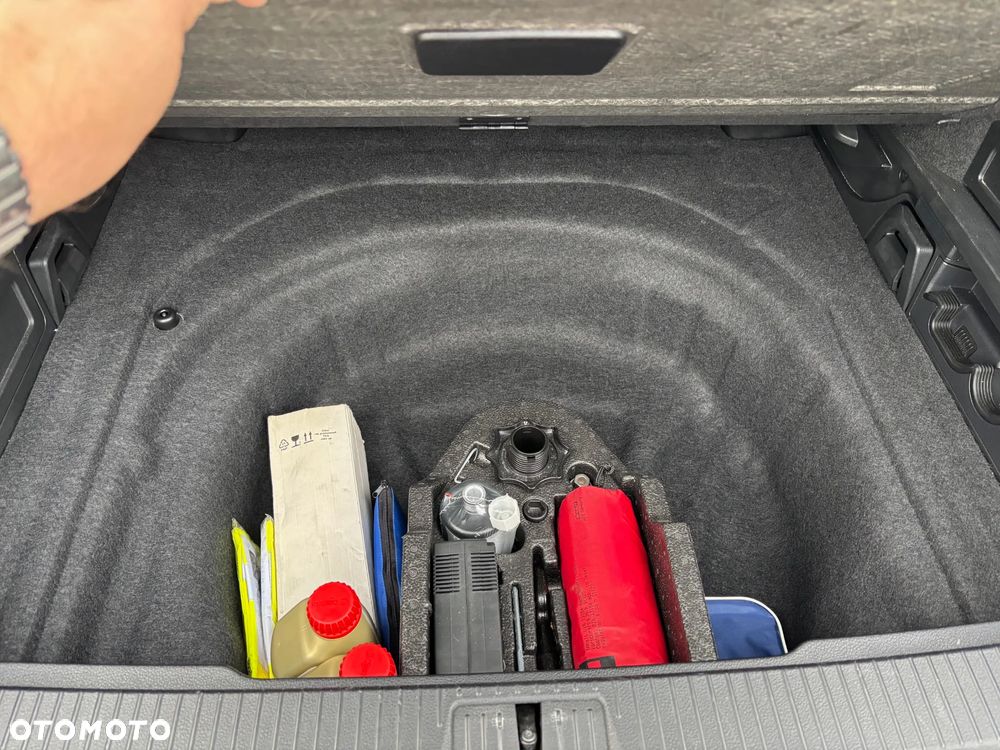 Volkswagen Passat Variant 2.0 TSI Business DSG - 17