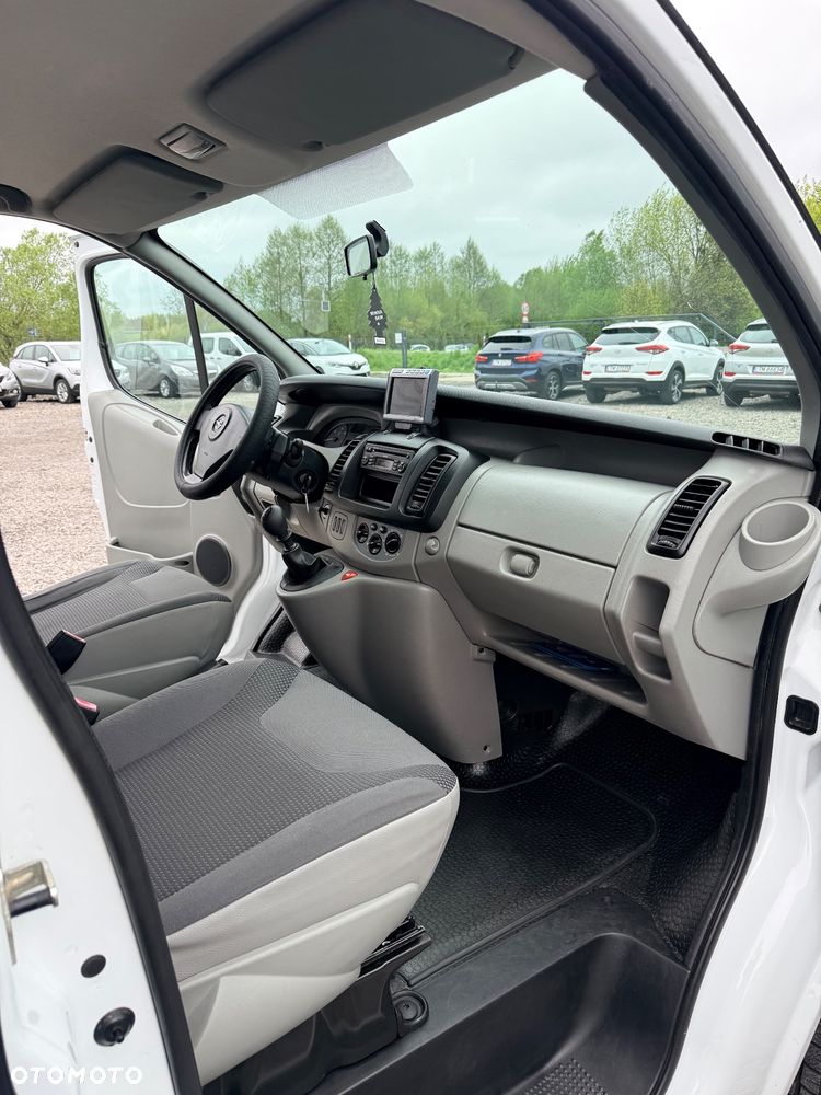 Opel Vivaro - 11