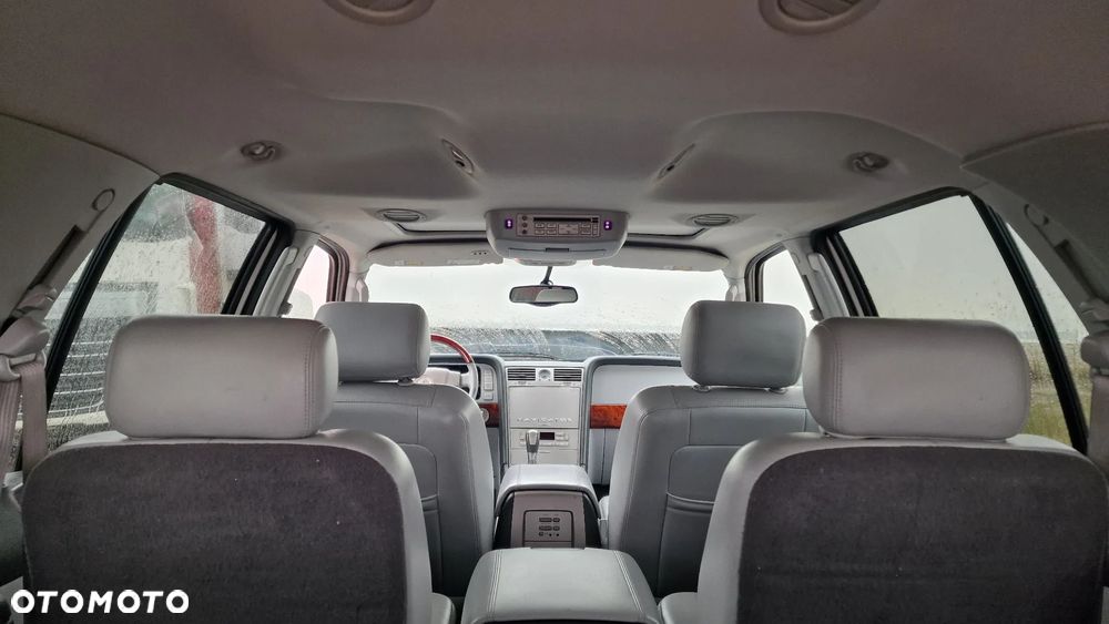 Lincoln Navigator - 35