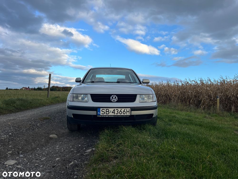 Volkswagen Passat 1.8T Comfortline - 9