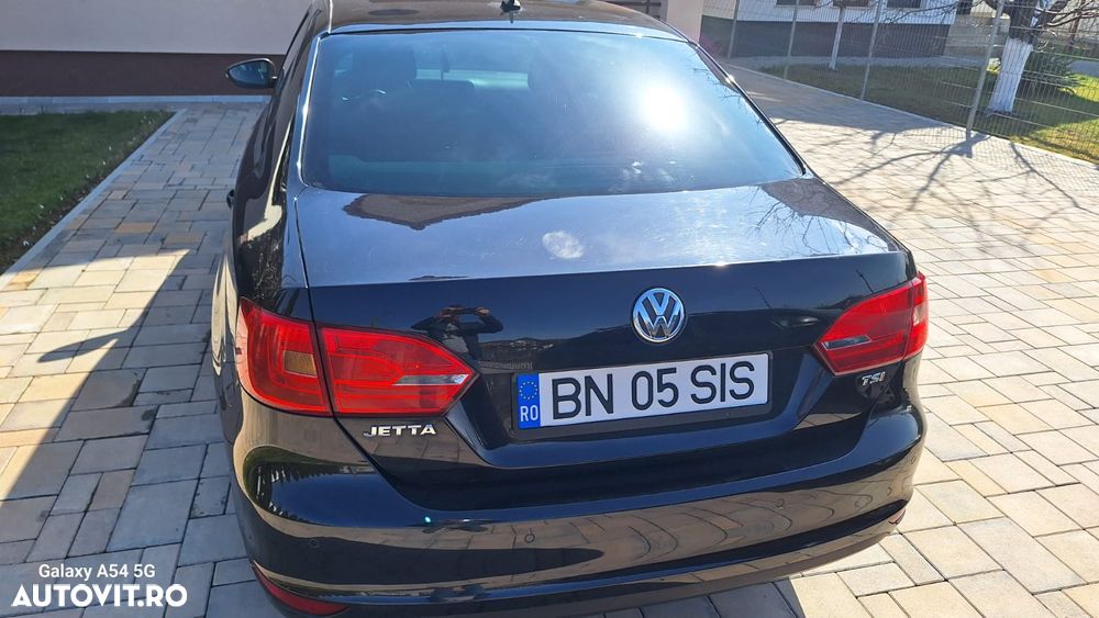 Volkswagen Jetta 1.4 TSI Trendline DSG - 11