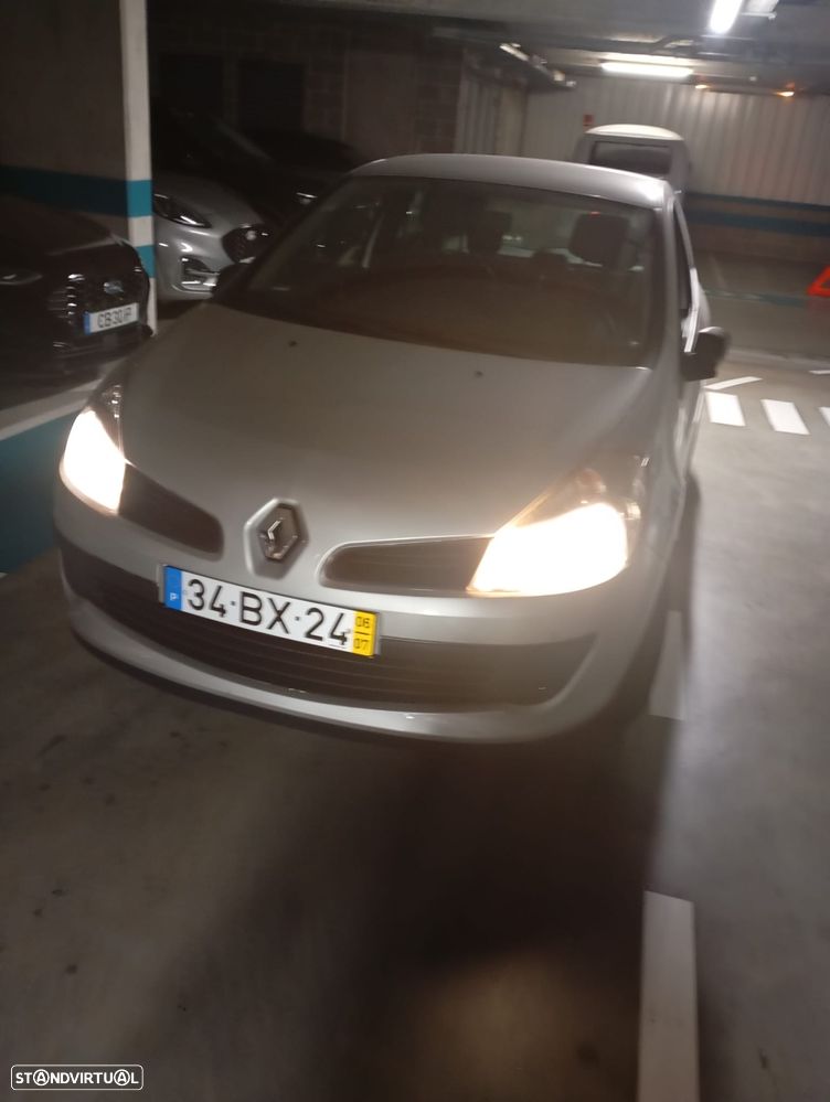 Renault Clio 1.2 16V Confort - 13