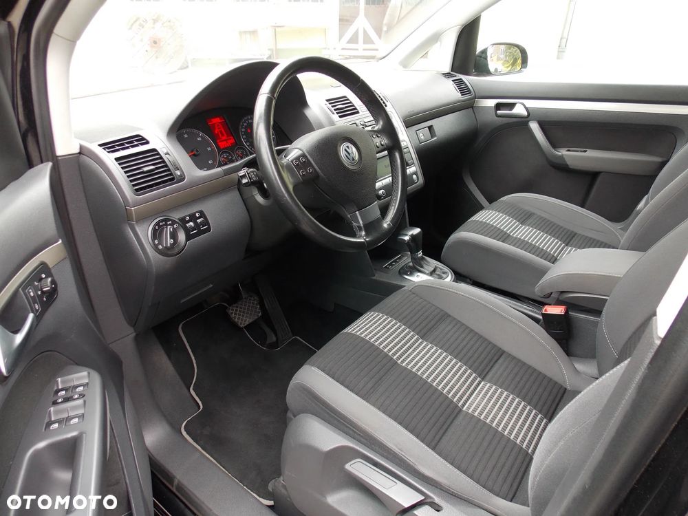 Volkswagen Touran 1.9 TDI DSG United - 21