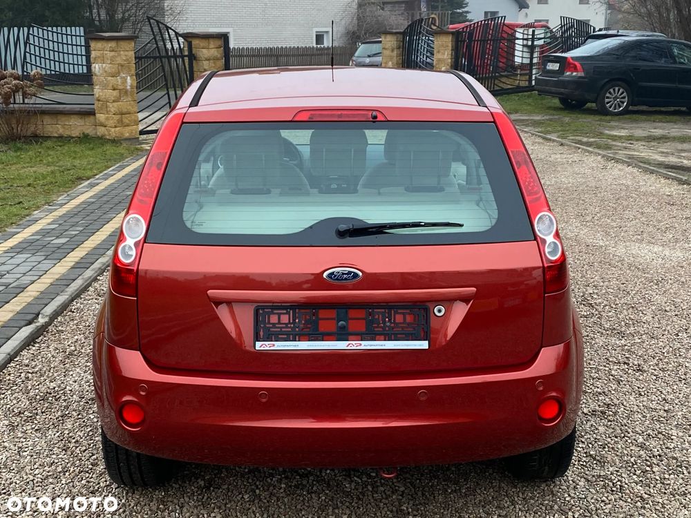 Ford Fiesta 1.4 Ghia - 10
