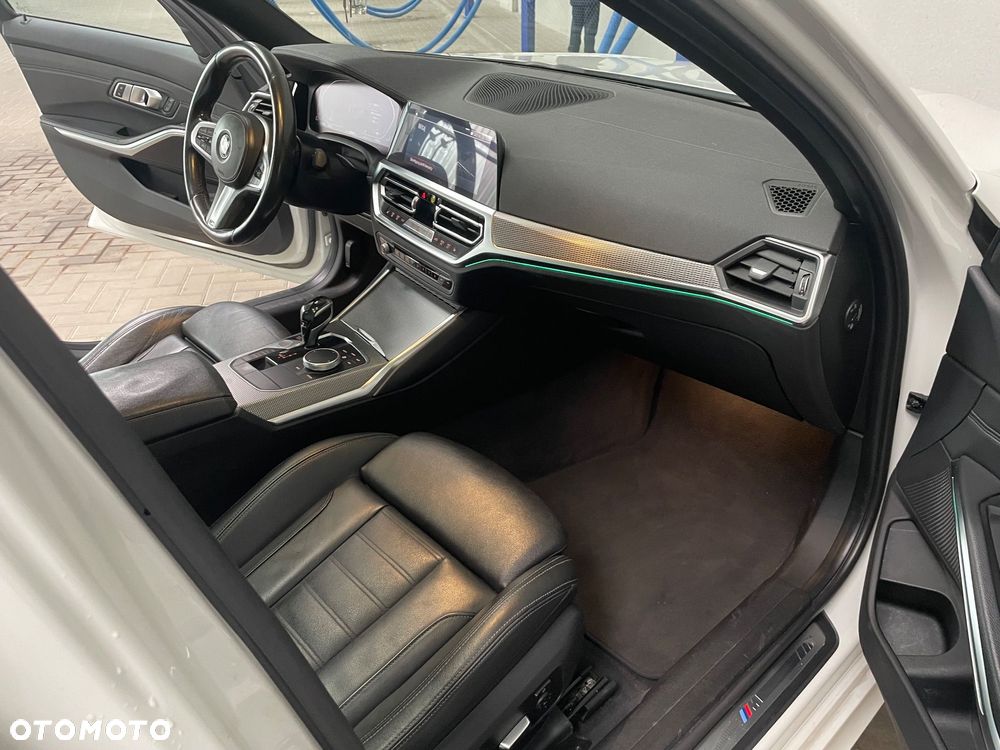 BMW Seria 3 320d Edition M Sport Shadow - 11