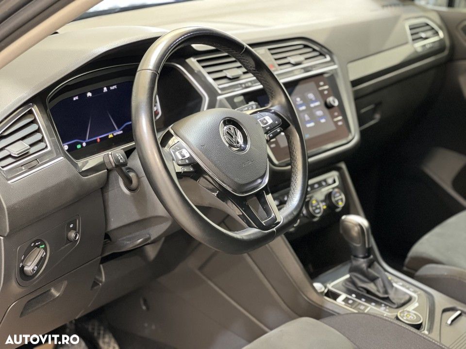 Volkswagen Tiguan - 4