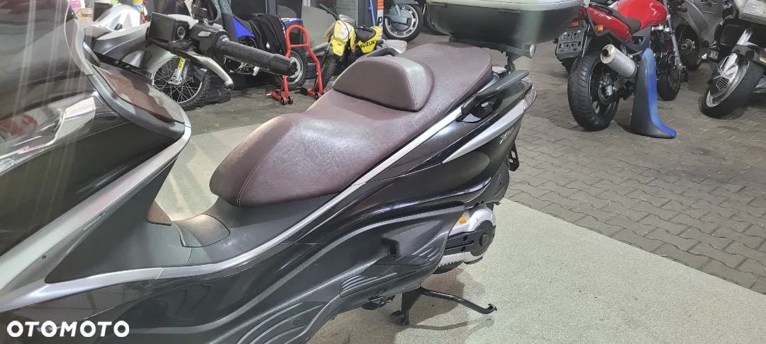 Piaggio X10 - 22