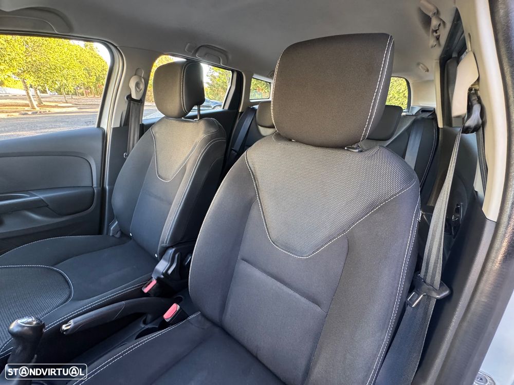 Renault Clio Sport Tourer 1.5 dCi Confort - 10