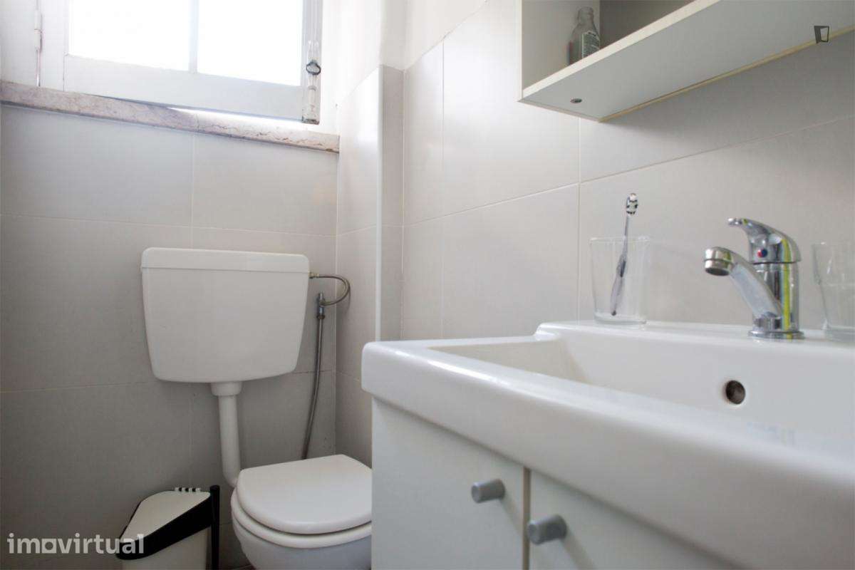 Quarto - localizado em Arroios Lisbon - Grande imagem: 5/17