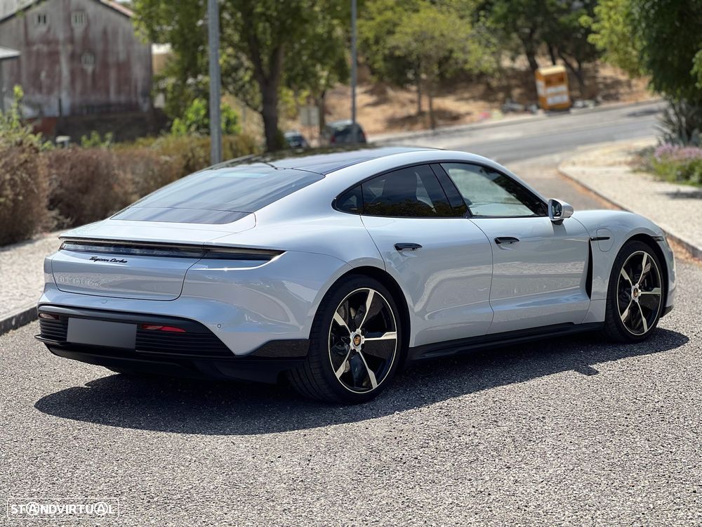 Porsche Taycan Turbo - 3