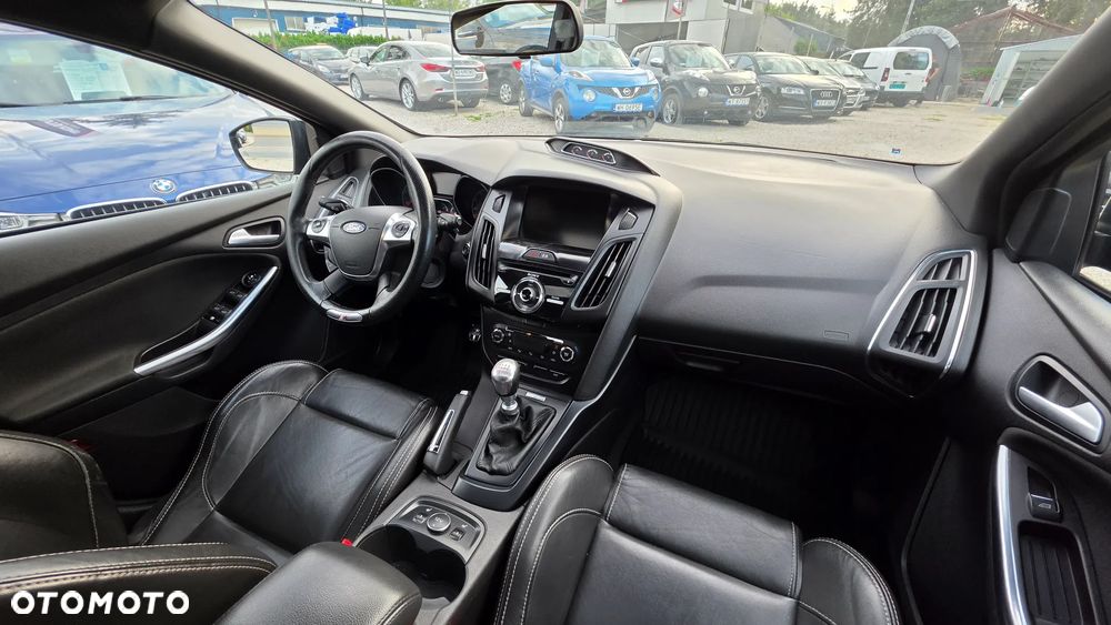 Ford Focus 2.0 EcoBoost ST mit Leder-Exclusiv-Paket - 39