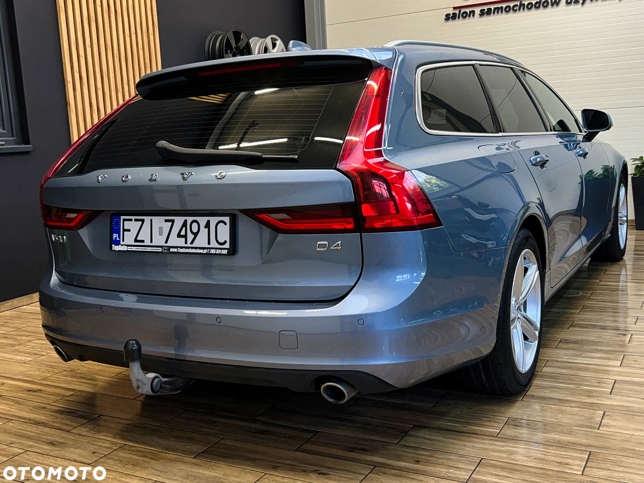 Volvo V90 D4 Momentum Pro - 10