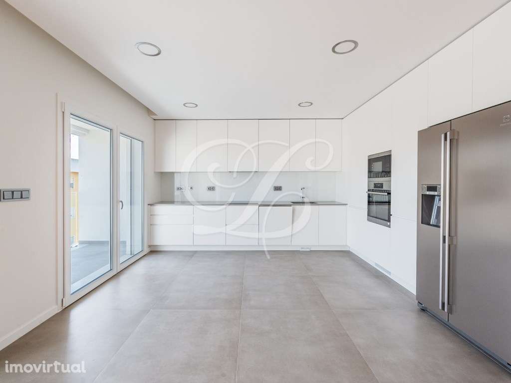 Duplex T3 | Empreendimento São João Residences, Estoril - Grande imagem: 3/50