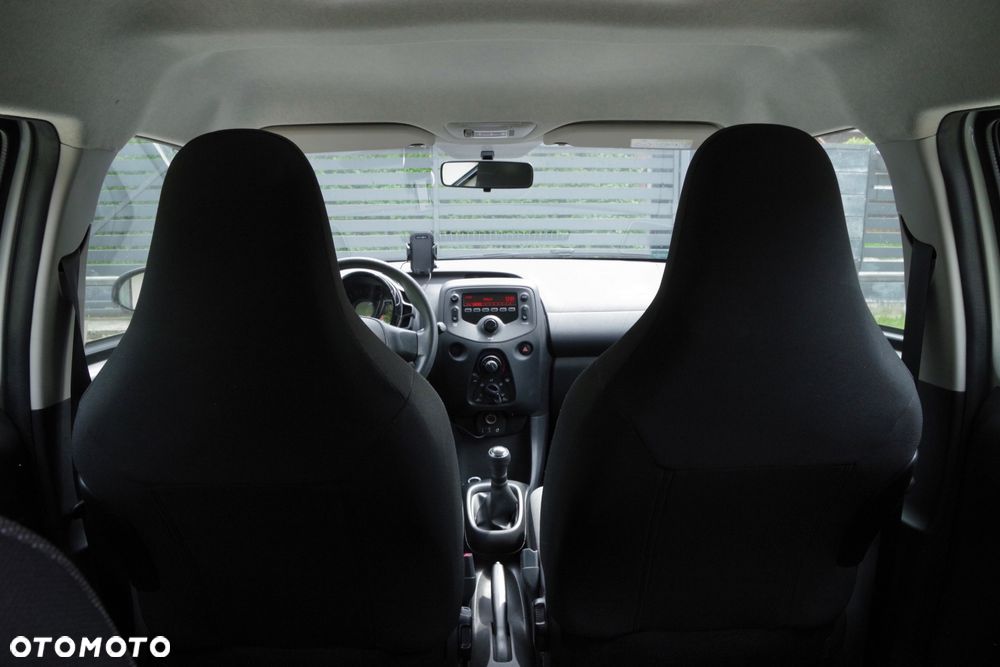 Toyota Aygo x - 12