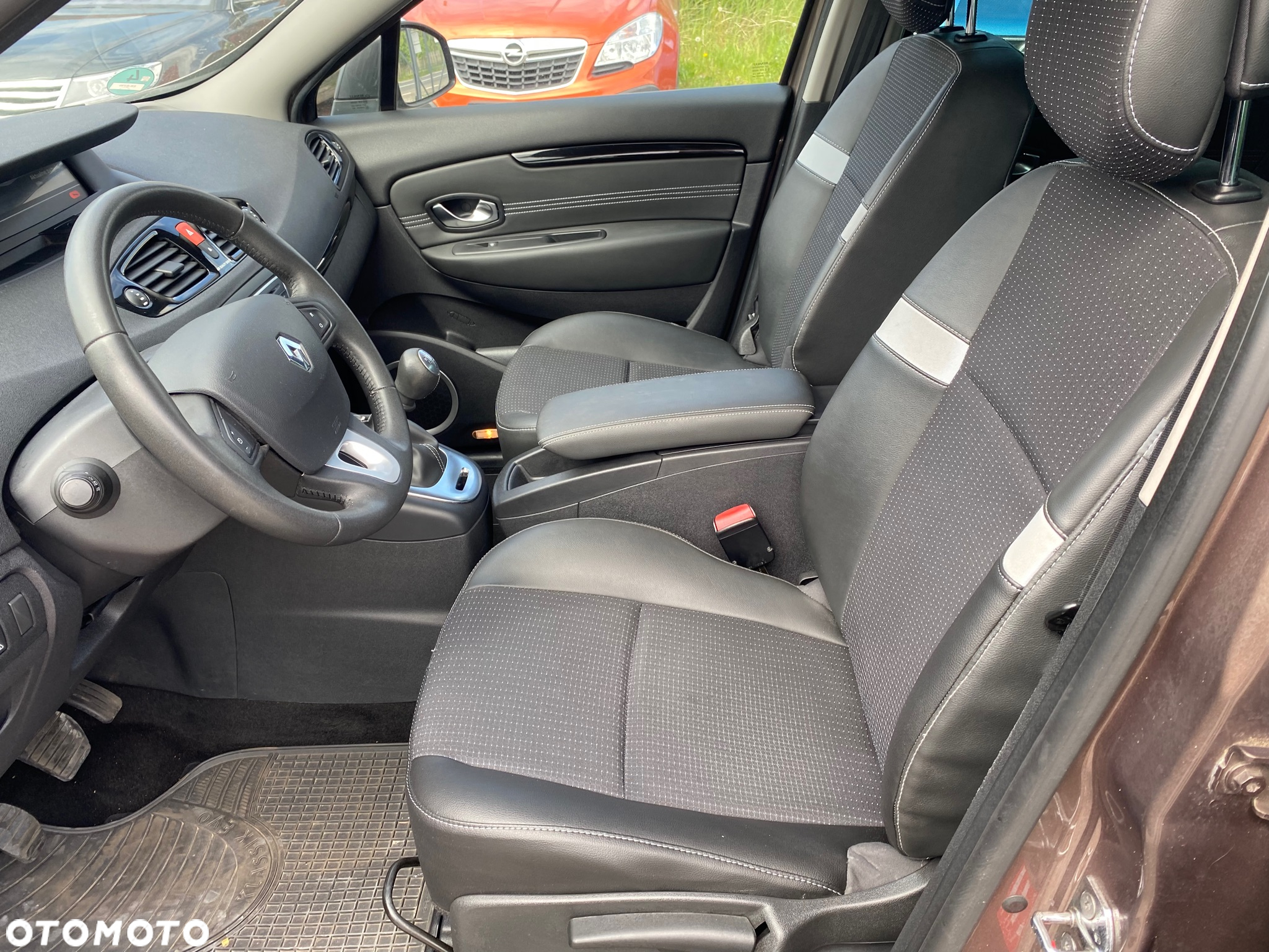 Renault Scenic 1.6 16V 110 TomTom Edition - 18