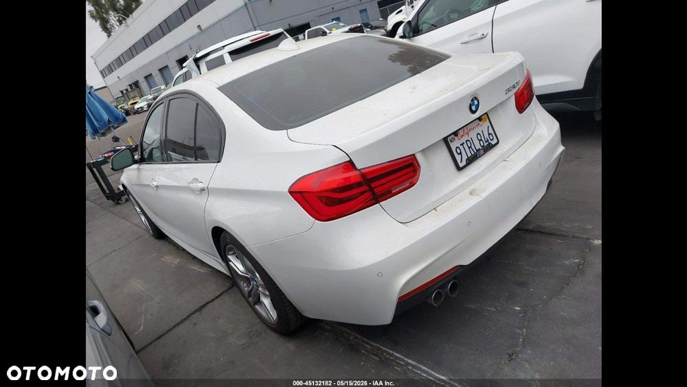 BMW Seria 3 330i M Sport - 5