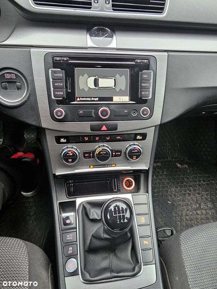 Volkswagen Passat 2.0 TDI Highline - 18