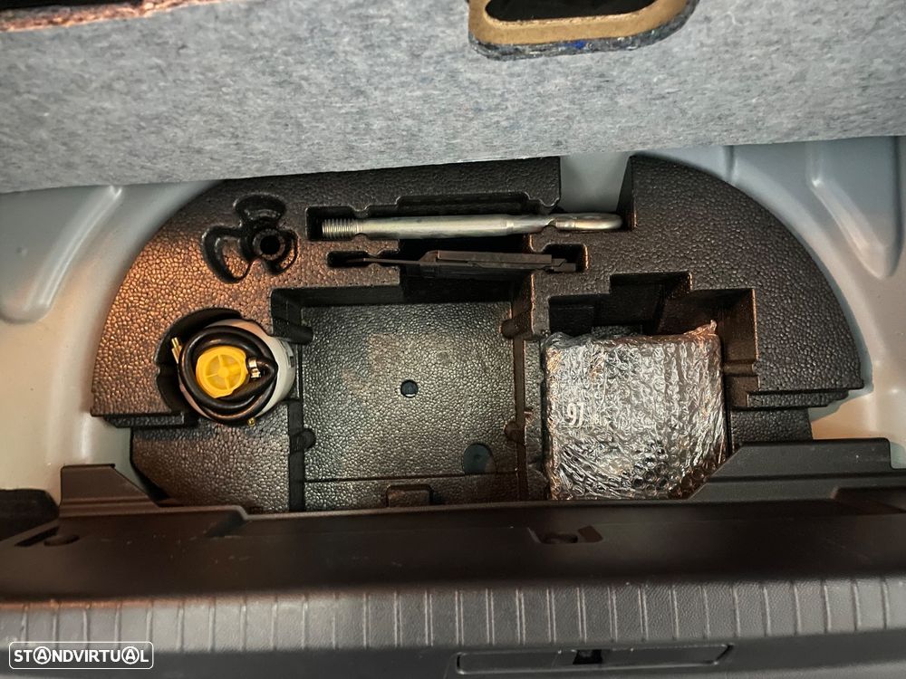 Peugeot e-208 E-Style - 16