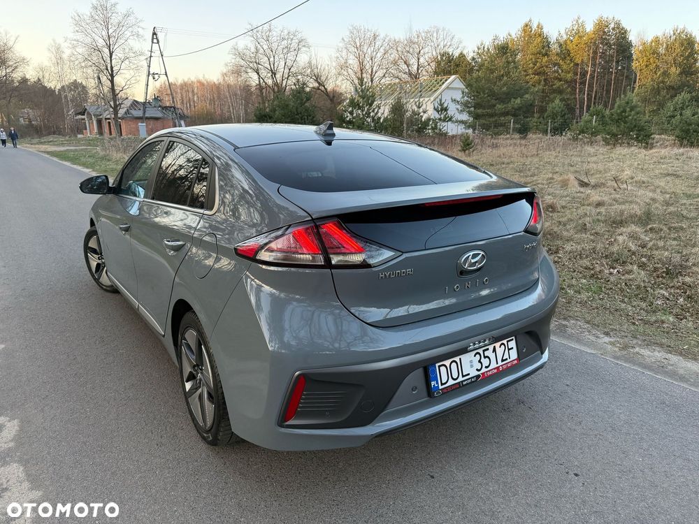 Hyundai IONIQ hybrid Business - 9