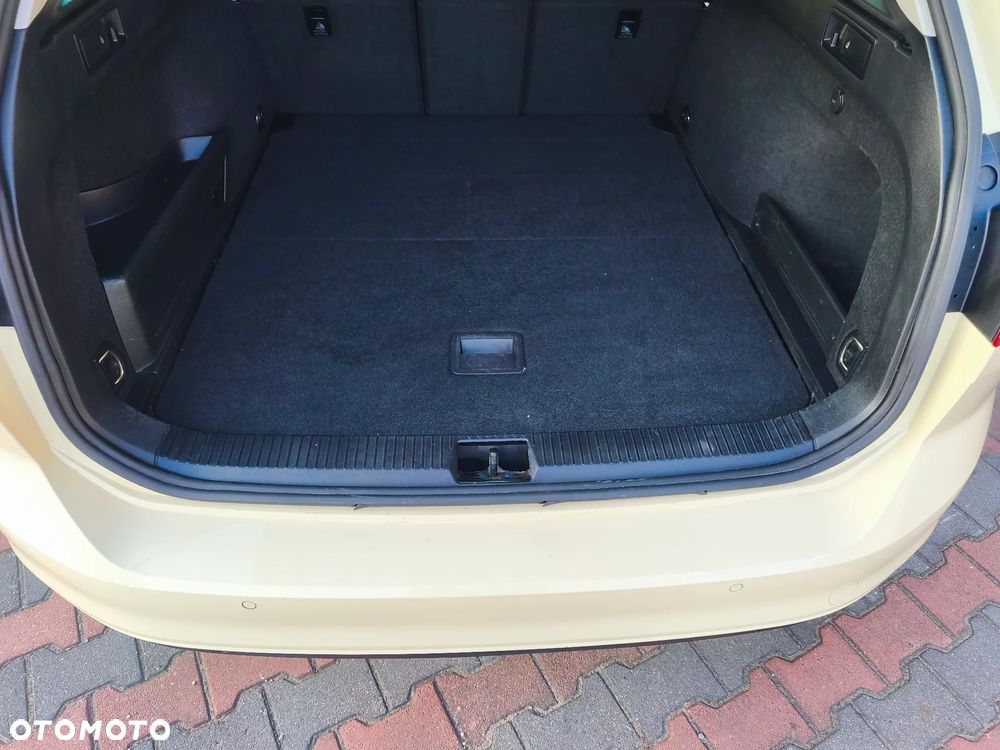 Volkswagen Passat 2.0 TDI SCR DSG Business - 17