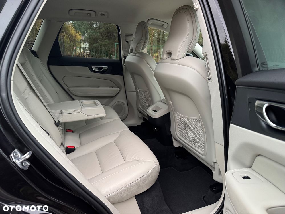 Volvo XC 60 D4 Geartronic Momentum Pro - 27