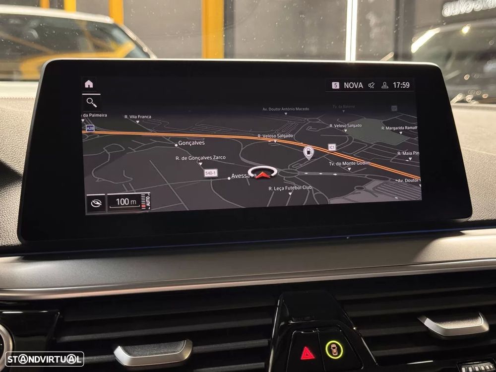 BMW 530 e Aut. Luxury Line — fotografia 17