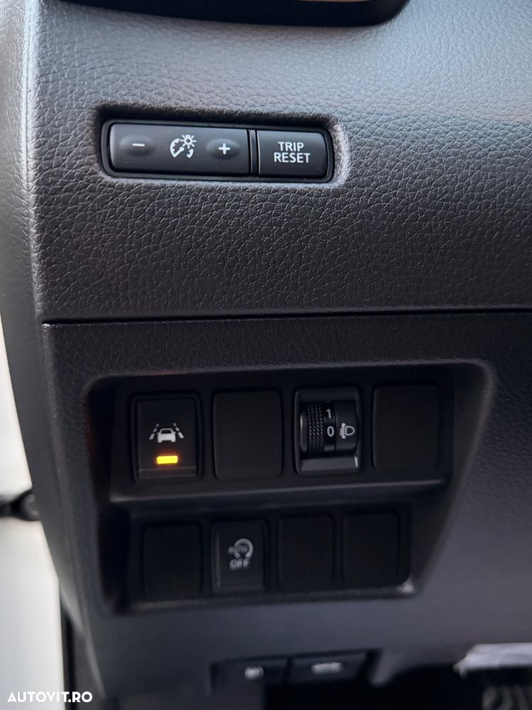 Nissan Qashqai 1.2 DIG-T Start/Stop N-Connecta - 11